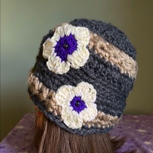 Crochet knit flowers beanie medium soft thick acrylic yarn new